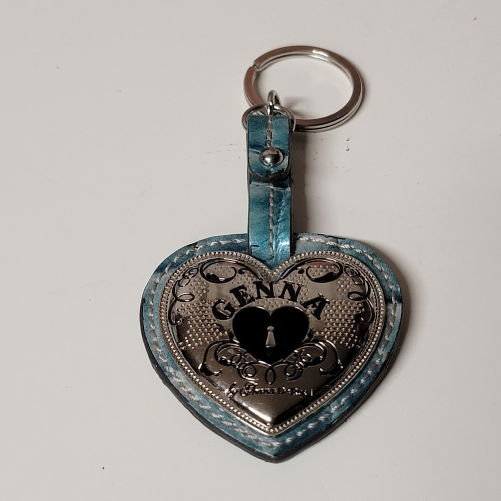 Genna De Rossi heart locket keychain.